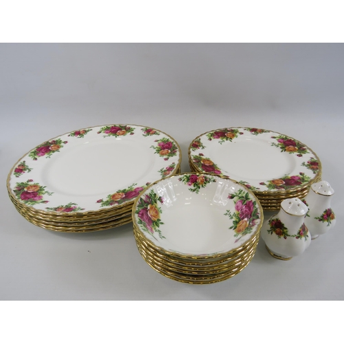 144 - Royal Albert Old Country Roses Dinnerware 20 pieces in total.