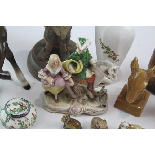 36 - x12 Ceramics / Pottery Inc Beswick, Wade Disney, Crown Staffordshire, Aynsley     681142