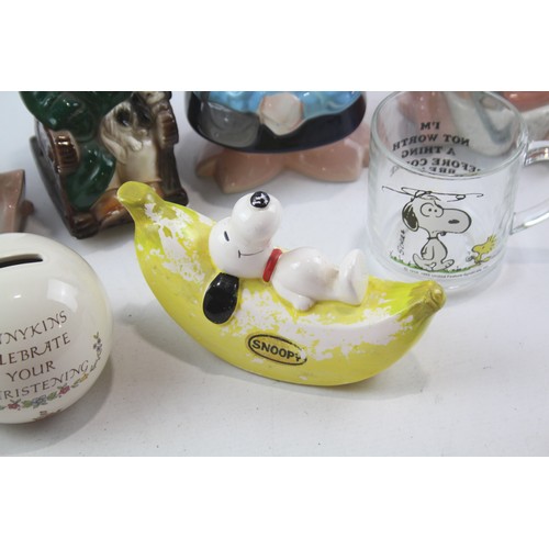 46 - Ornament Collection Inc Natwest Piggy Banks, Snoopy Glass, Wade, Money Bank     560988