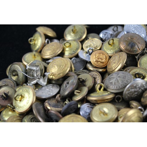 66 - Job Lot Mixed Uniform Buttons Inc Military, ARP, Police Etc     637582