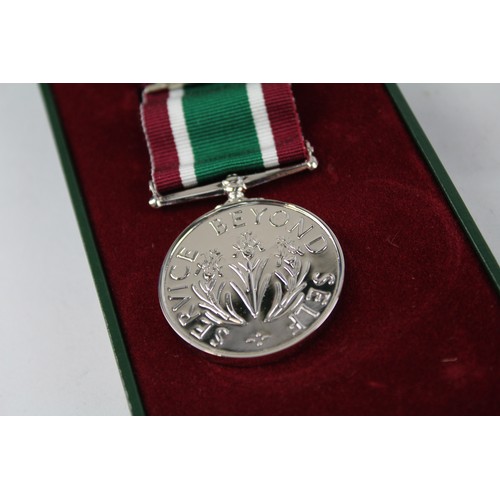 85 - 2 x Boxed Medals Inc. Womens Voluntary Service & ER.II Imperial Service Medal     2340859