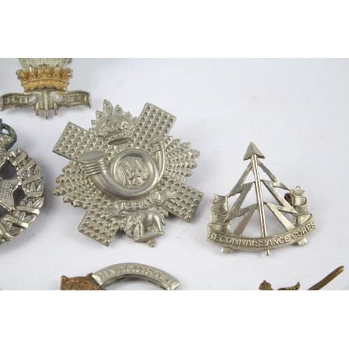 91 - 10 X Military Cap Badges Inc Rifle Brigade - Border Regt. - Royal Scots Dragoon      637755