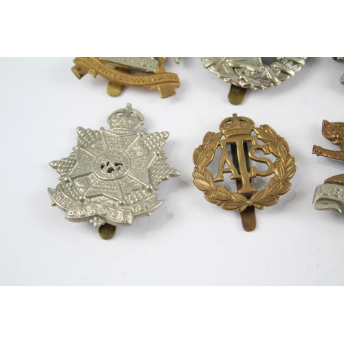 91 - 10 X Military Cap Badges Inc Rifle Brigade - Border Regt. - Royal Scots Dragoon      637755