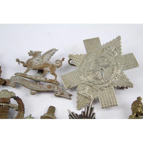 92 - 10 X Military Cap Badges Inc Royal Scots - Cheshire - K.S.L.I Etc     637652