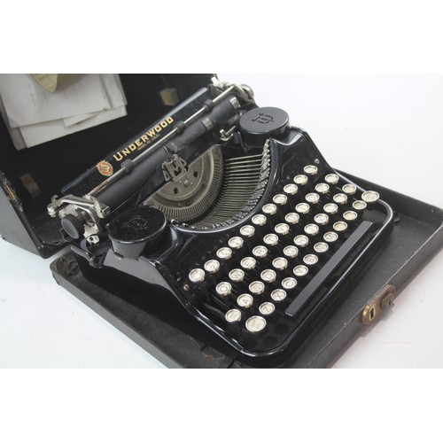 109 - Vintage UnderwoodTypewriter 1940s in Original case     484800