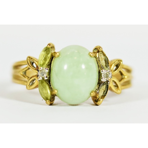 310 - 9ct Yellow Gold Jade set ring with Citrene stones to side (two missing)   Finger size 'R'  3.2g  to ... 