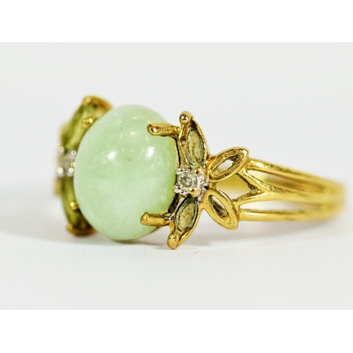 310 - 9ct Yellow Gold Jade set ring with Citrene stones to side (two missing)   Finger size 'R'  3.2g  to ... 