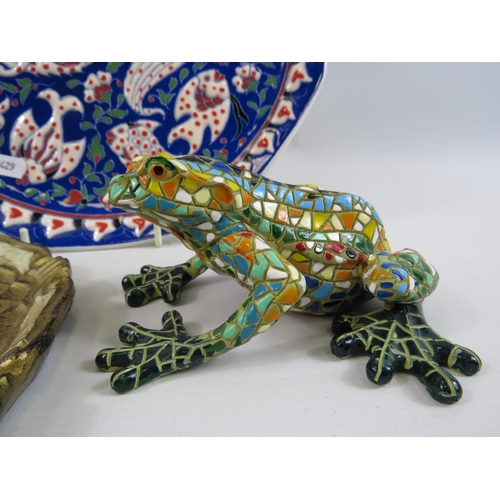 248 - Handmade turkish plate, resin mosaic frog and a Italian tray / plate.