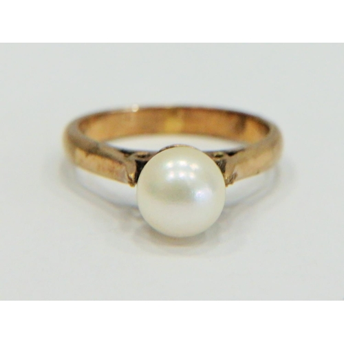 333 - 9ct Yellow Gold ring set with a 10mm Cultured Pearl.   Finger size 'L'  3.0g