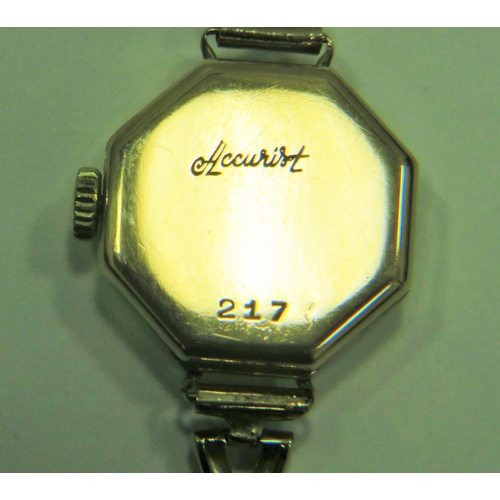 363 - Vintage Accurist ladies watch in working order with subsidiary dial.  9ct yellow gold hallmarked cas... 