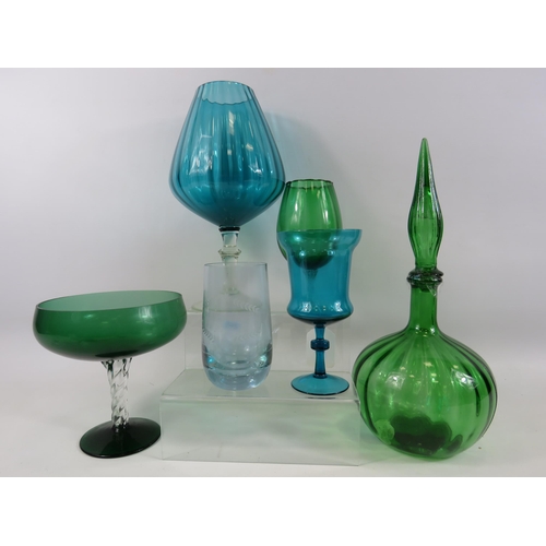 520 - Selection of blue and green art glass including a Empoli style onion bottle.