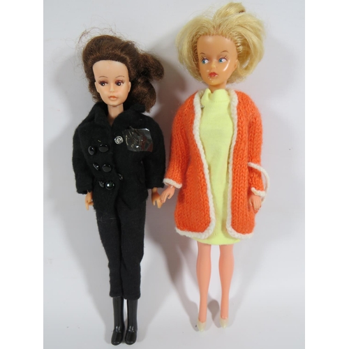 808 - Emma Peel doll plus Tressy doll with assorted clothes & Sindy Clothes. See photos.