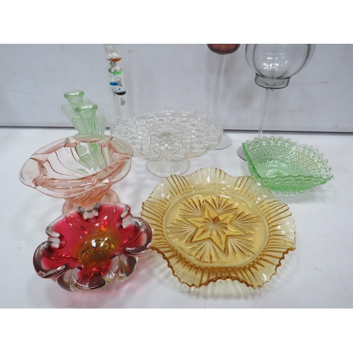 818 - Mixed art glass lot including art deco glass, Chribska etc.