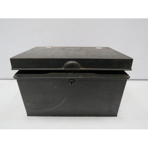 845 - Metal locking storage box or tool chest. ( no key).