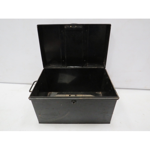 845 - Metal locking storage box or tool chest. ( no key).