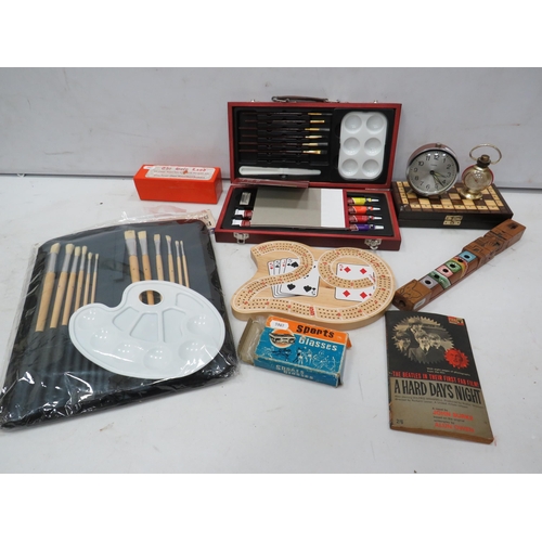 849 - Artists Paint set and paint brushes plus a selection of toys, chess etc