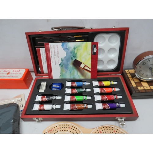 849 - Artists Paint set and paint brushes plus a selection of toys, chess etc