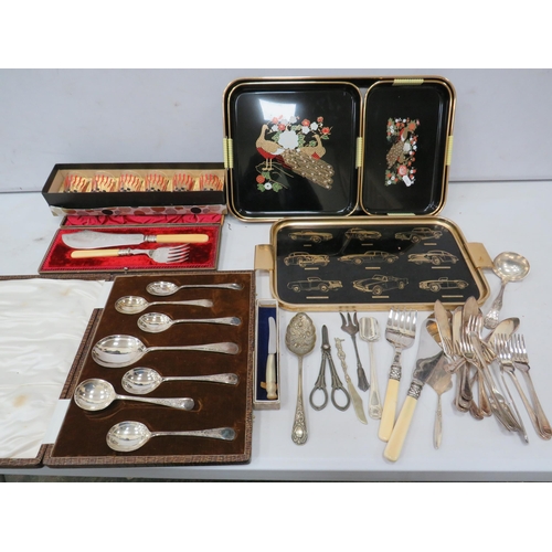 861 - Mixed lot of various vintage cutlery, vintage trays and a set of retro shot glasses.