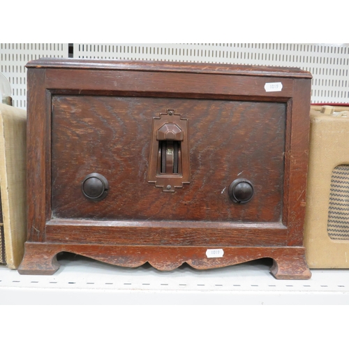 873 - Early wooden radio with bakelite handles. (working condition unknown)