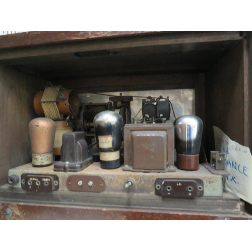 873 - Early wooden radio with bakelite handles. (working condition unknown)