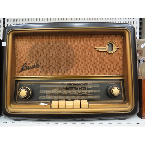 876 - Vintage bakelite Bush radio. (working condition unknown)