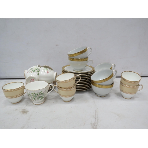 881 - Mixed china lot including a part Royal Albert teaset.