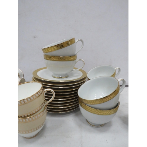 881 - Mixed china lot including a part Royal Albert teaset.