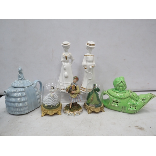 886 - Mixed ceramics lot including Spode figurines, Sadler teapot etc.