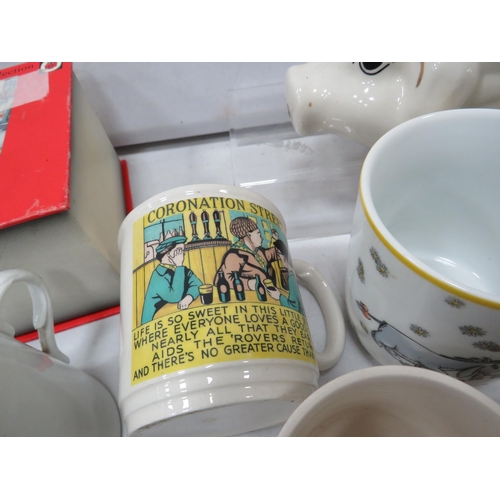 895 - Various vintage childrens mugs Tom and Jerry, Winnie the Pooh, Doulton Bunnykins etc and a Shelley L... 