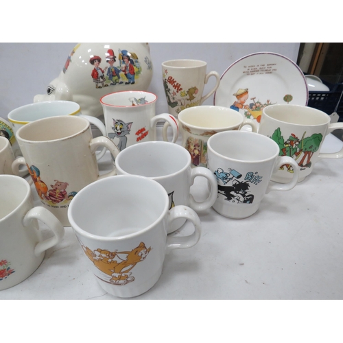 895 - Various vintage childrens mugs Tom and Jerry, Winnie the Pooh, Doulton Bunnykins etc and a Shelley L... 