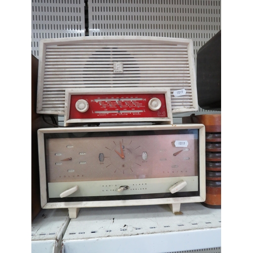 908 - Vintage radio and radio alarm clock (Working condition unknown).