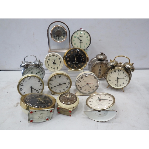 923 - Various vintage alarm clocks mainly Westclox.