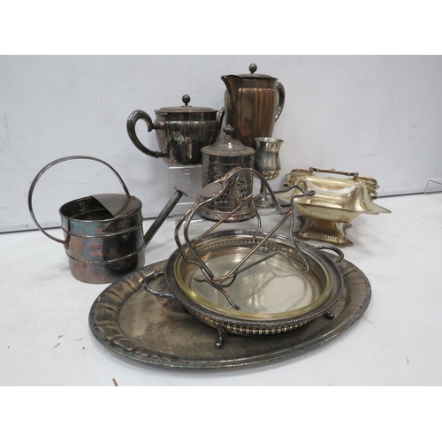 938 - Selection of various vintage silver plated items.