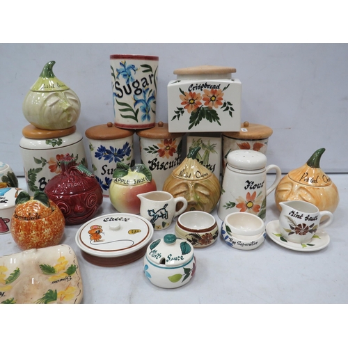 946 - Large selection of Toni Raymond pottery.