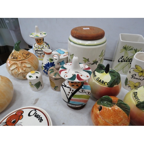 959 - Selection of Toni Raymond pottery items.