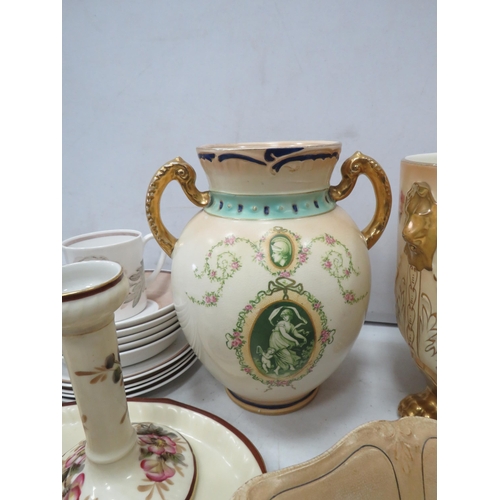 961 - Good selection of vintage ceramics including Winton, Crown devon, Paragon, Susie cooper etc.