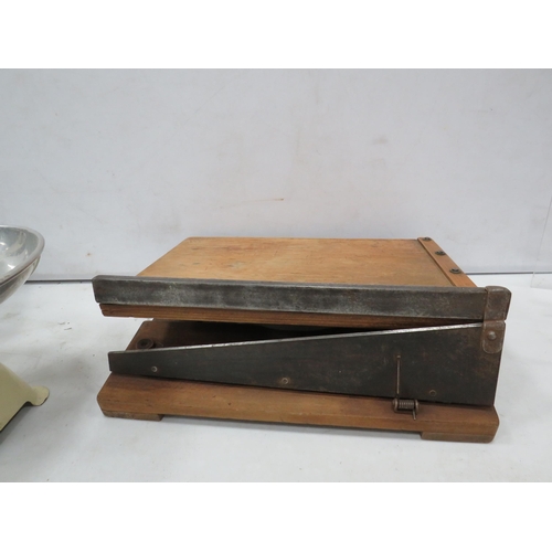 965 - Vintage wooden guillotine, set of Harper scales and a small wooden stool.