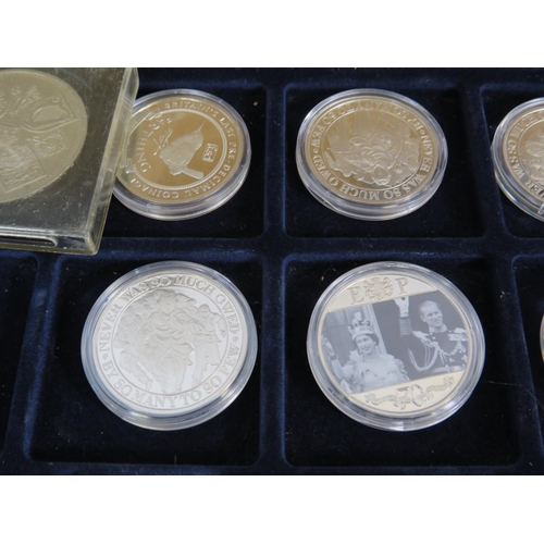 278 - Coin collectors case and a selection of various collectable and vintage uk coins.