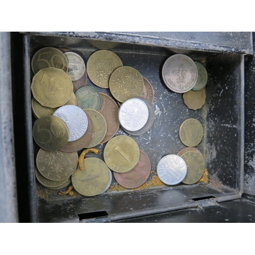 279 - Vintage cash box and a selection of uk and foreign coins.