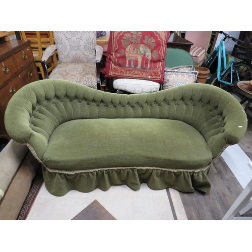 530 - Vintage Early 20th Century Edwardian era double ended Chaise type couch.. In very good condition.  S... 