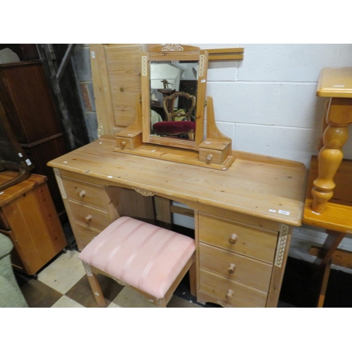 554 - Knee hole bedroom dressing table with mirror above. Made in bleached weather effect pine with carved... 