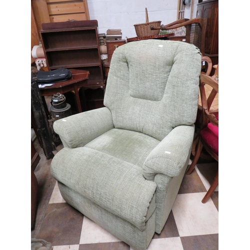 557 - Mains electric rise chair. Single motor. Working order. See photos.  S2