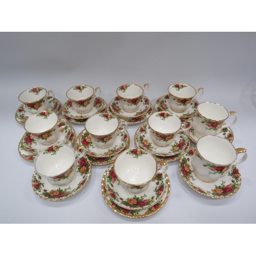 410 - 8 Royal Albert Old Country Roses trios and 3 cups and saucers, 30 pieces in total.