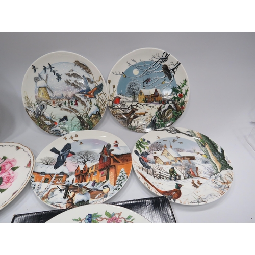 480 - Selection of collectable plates by Royal Albert, Wedgwood and Aynsley.