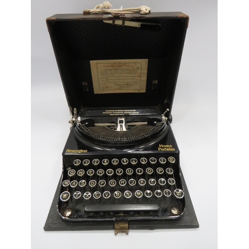 495 - Remmington home portable vintage typewriter.