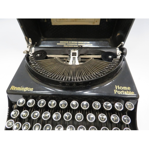 495 - Remmington home portable vintage typewriter.