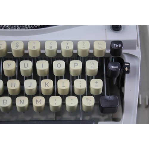 355 - Vintage  Typewriter    484425