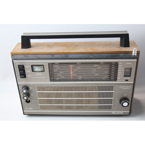 370 - Retro Vintage Radios Inc Bush Bakelite, Roberts Etc     485259