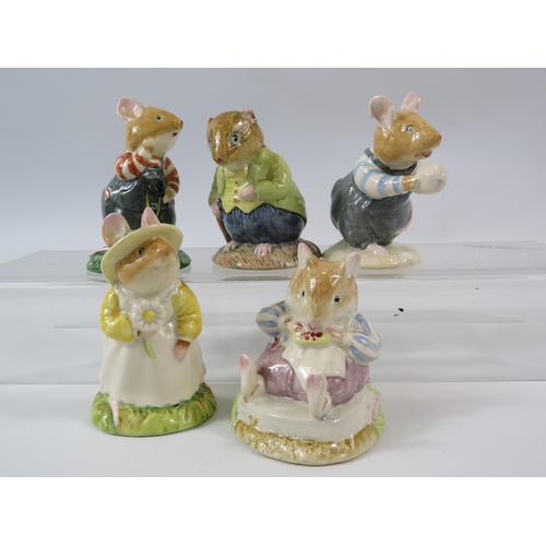 10 - Five Royal Doulton Bramley Hedge figurines, all with boxes. The tallest measures 9cm, 1 has had a re... 