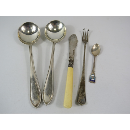 162 - 2 Heavy Sheffield 1937 serving spoons plus other silver items, Total weight 210g.